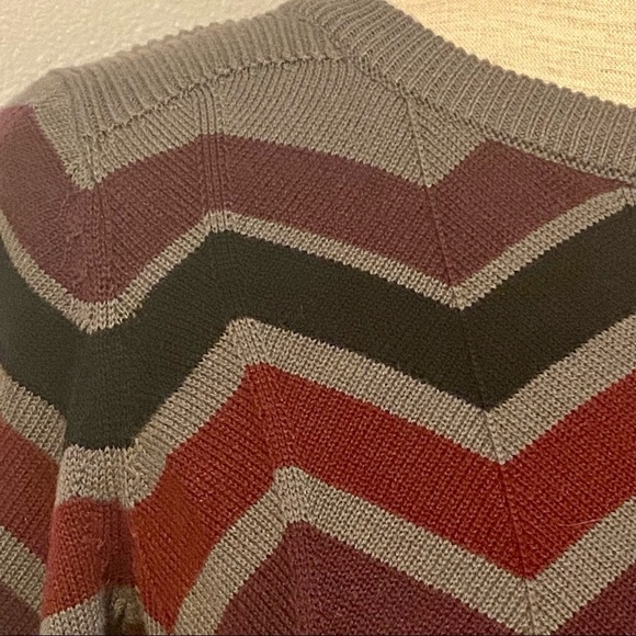 Aventura gray purple black red chevron print sweater dress size small - Picture 4 of 10